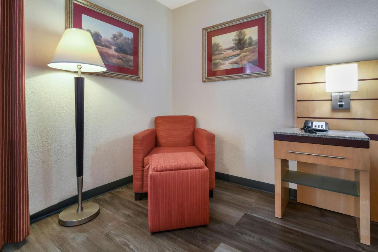 Surestay Plus Hotel Tarboro Exterior foto